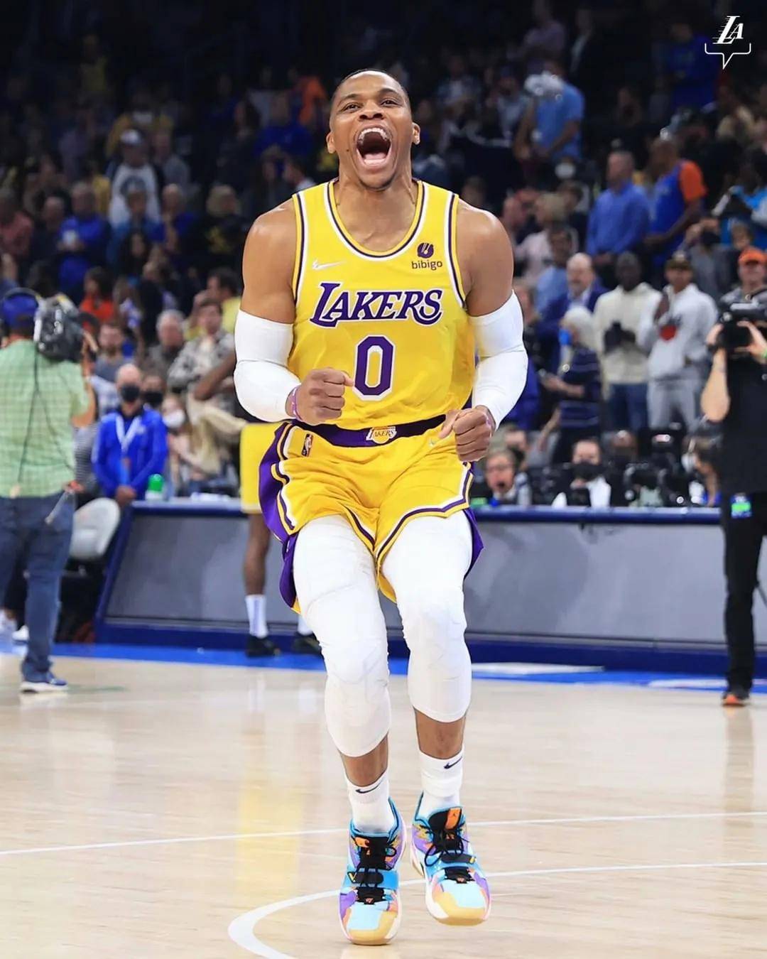 续两场低迷 续两场低迷